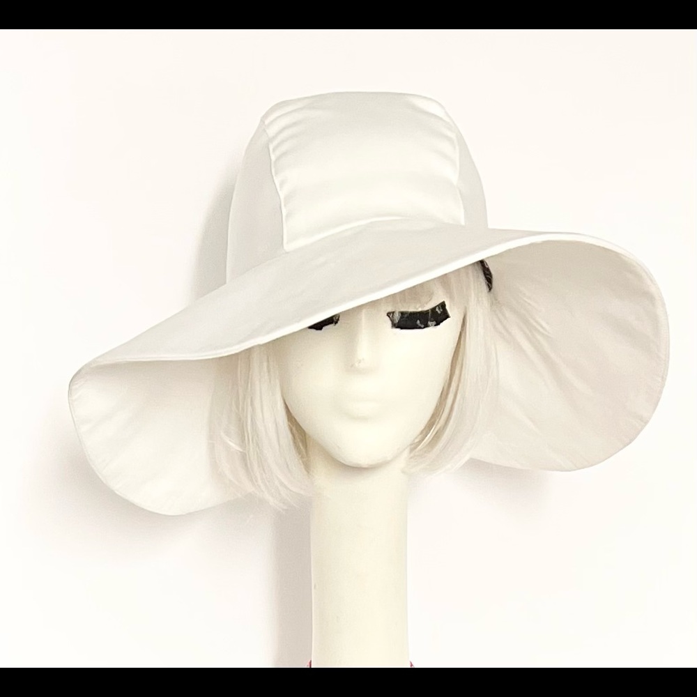 White Wide Brim Sun Hat